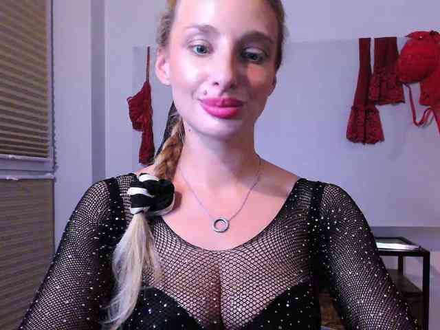 Model: MarilynShow
