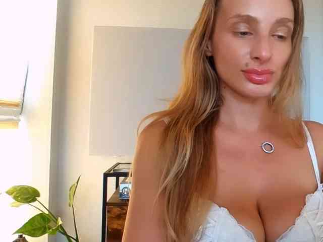 MarilynShow webcam