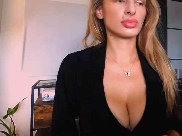 MarilynShow webcam