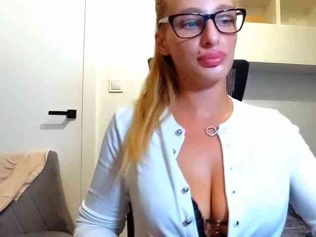 MarilynShow webcam