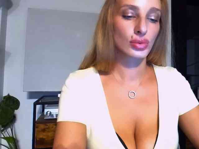 MarilynShow webcam