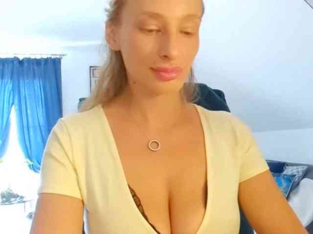 MarilynShow webcam