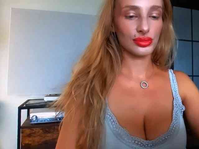 MarilynShow webcam
