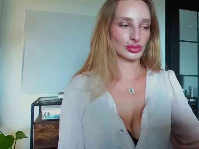 MarilynShow webcam