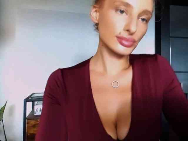 MarilynShow webcam