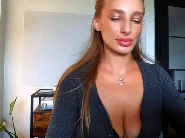 MarilynShow webcam