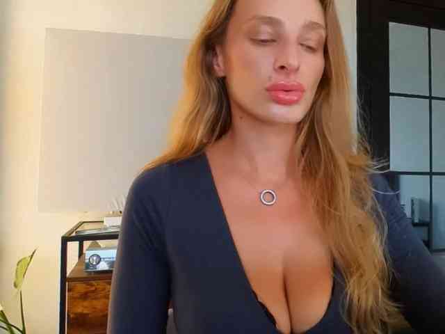 MarilynShow webcam