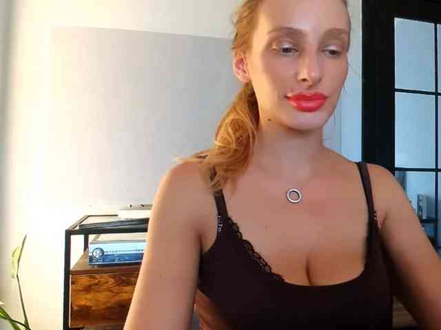 MarilynShow webcam