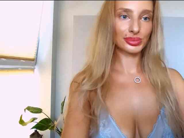 Model: MarilynShow
