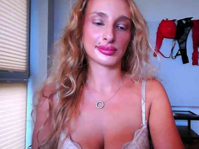 Model: MarilynShow