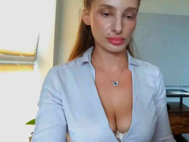 MarilynShow webcam