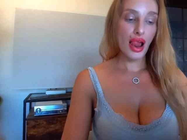 MarilynShow webcam