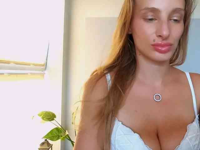 MarilynShow webcam