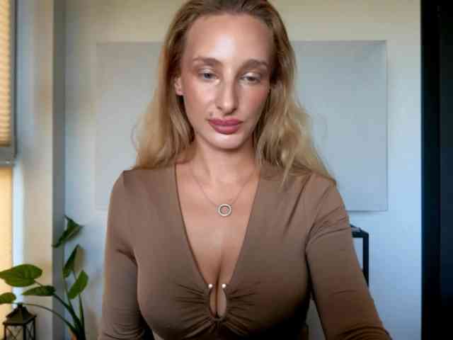 MarilynShow webcam