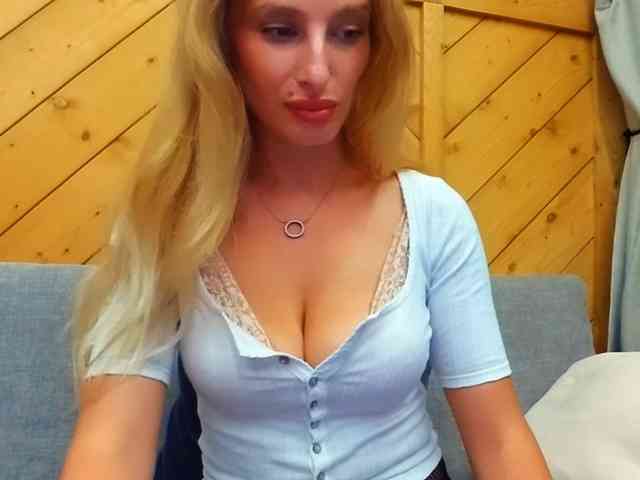 MarilynShow webcam