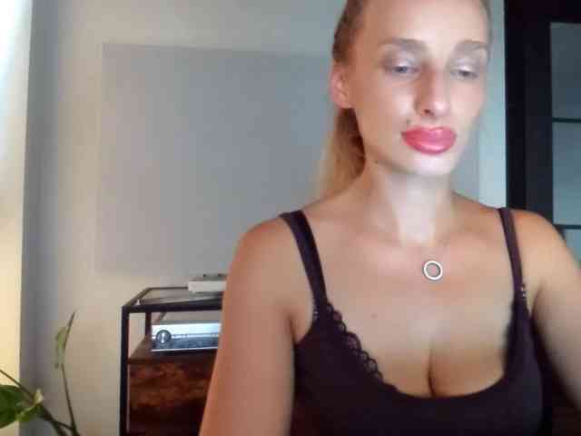 MarilynShow webcam
