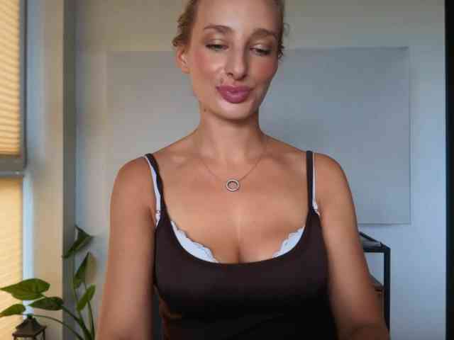 MarilynShow webcam