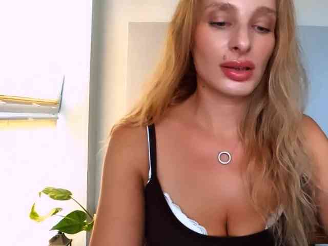 MarilynShow webcam