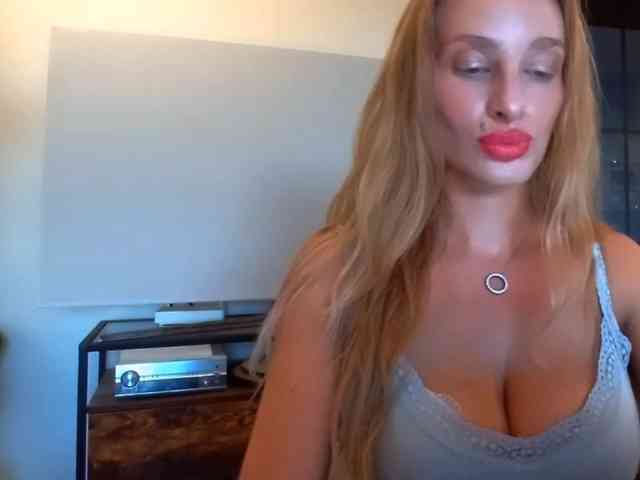 MarilynShow webcam