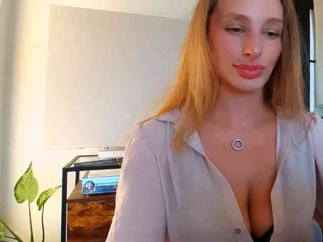 Model: MarilynShow
