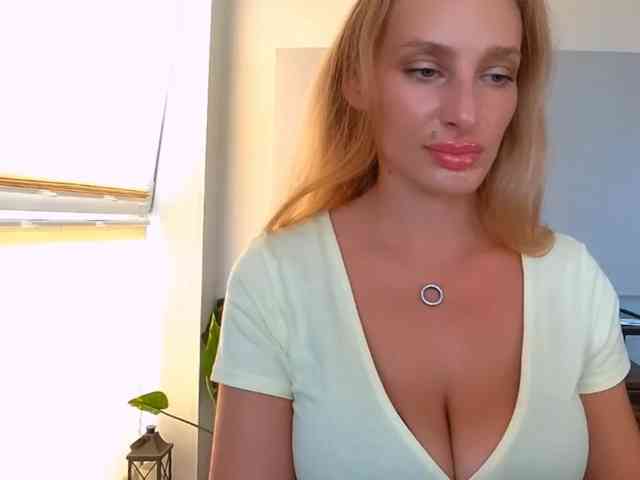 MarilynShow webcam