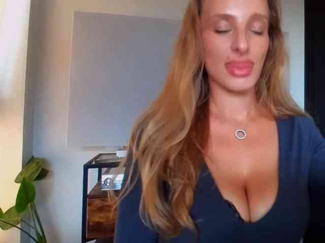 MarilynShow webcam