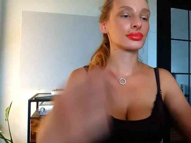 Model: MarilynShow