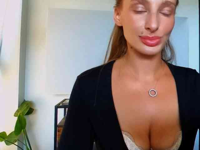 MarilynShow webcam