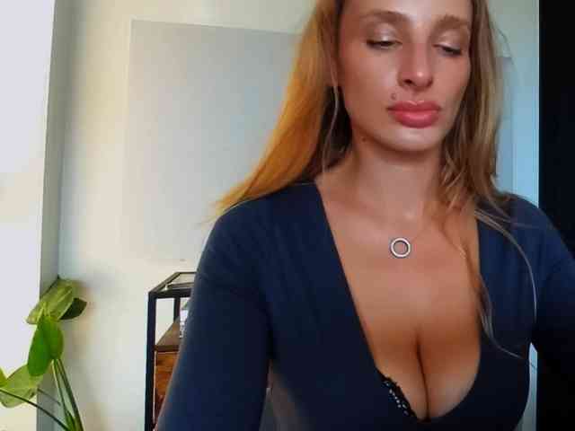MarilynShow webcam