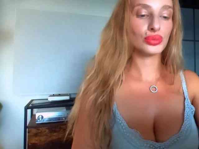 MarilynShow webcam