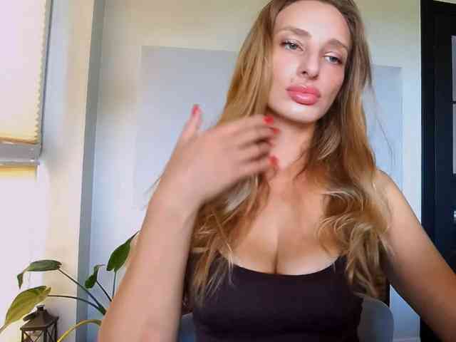 Model: MarilynShow