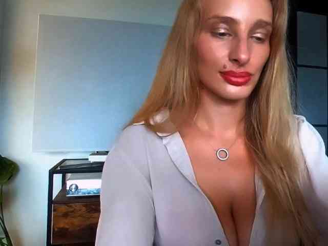 Model: MarilynShow