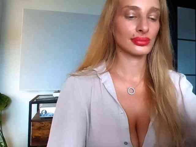 Model: MarilynShow