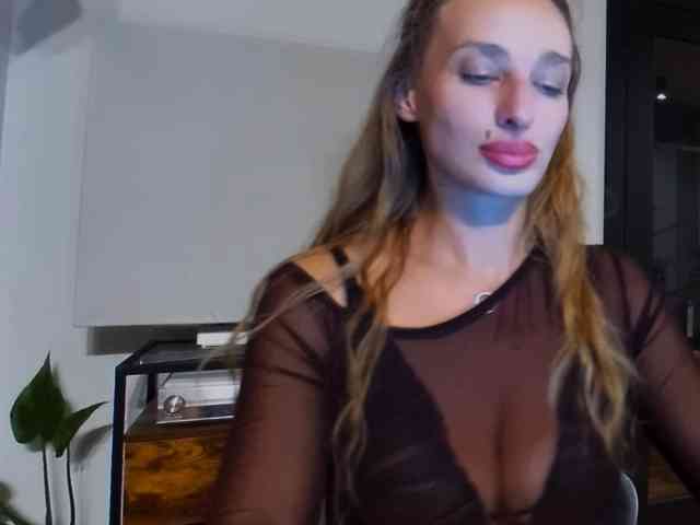 Model: MarilynShow