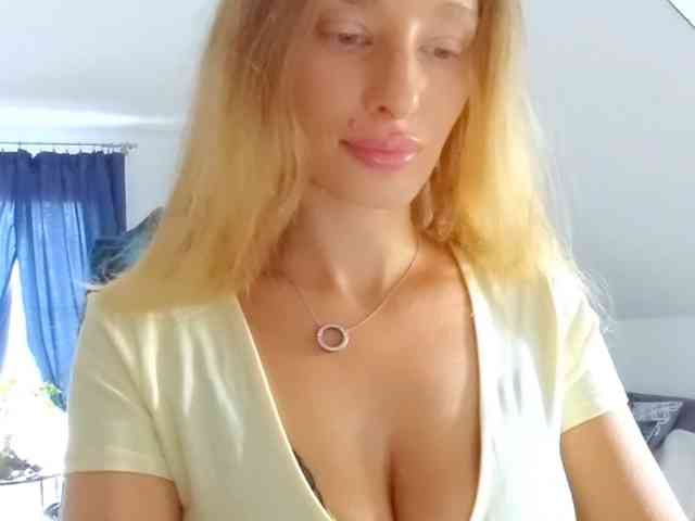 MarilynShow webcam