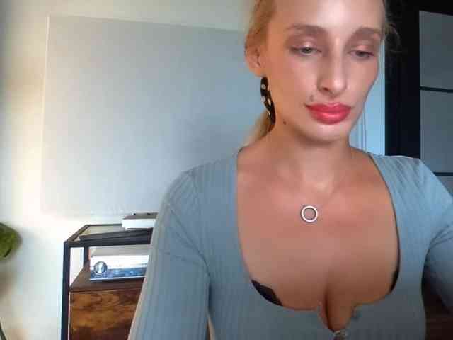 Model: MarilynShow