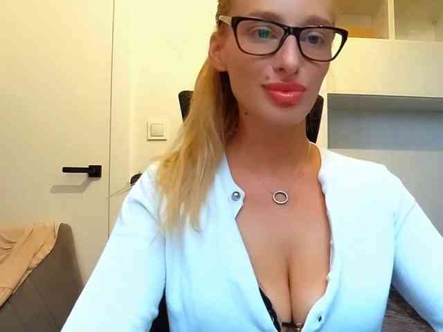 MarilynShow webcam