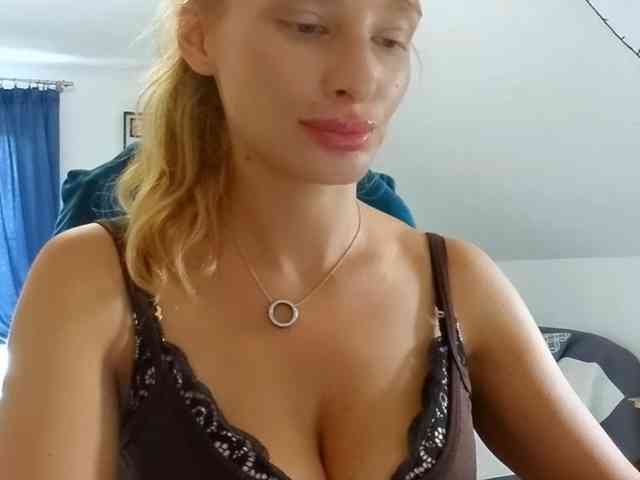 MarilynShow webcam