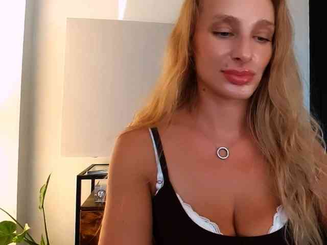 MarilynShow webcam