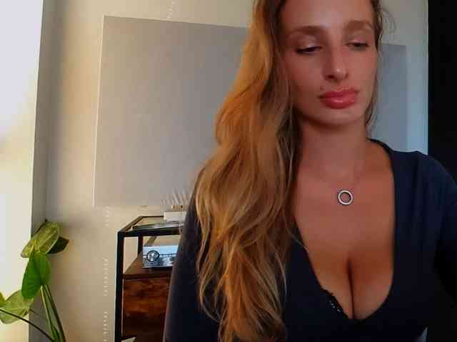 MarilynShow webcam