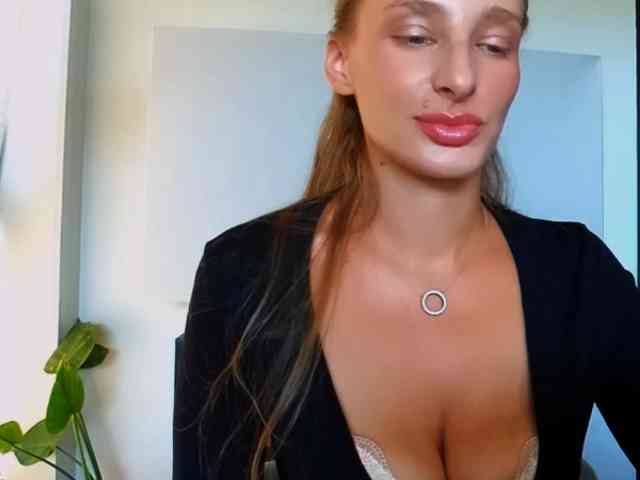 MarilynShow webcam