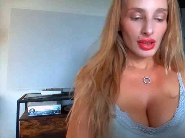 Model: MarilynShow