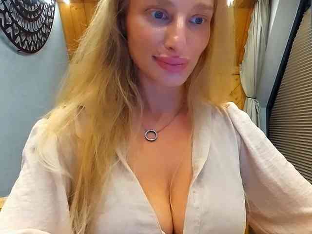 MarilynShow webcam