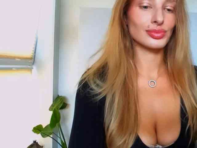 MarilynShow webcam