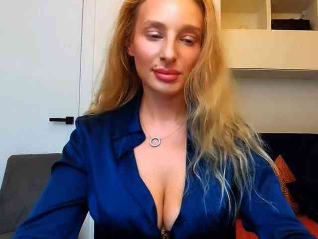 Model: MarilynShow