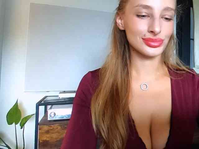 MarilynShow webcam