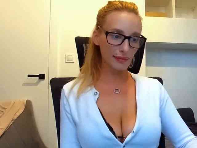 Model: MarilynShow