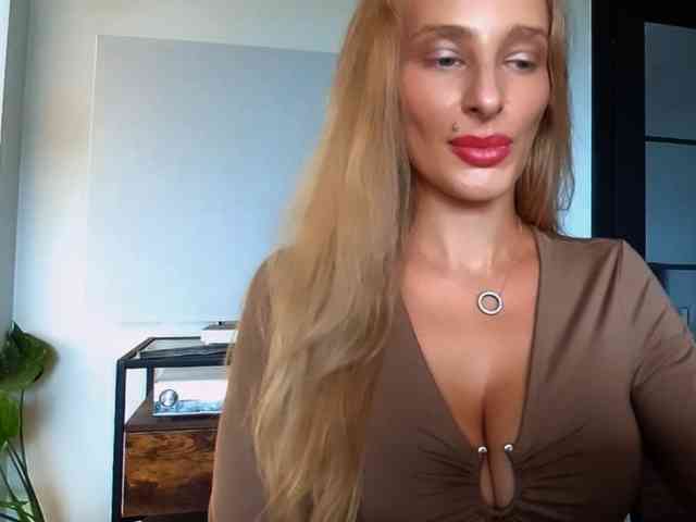 Model: MarilynShow