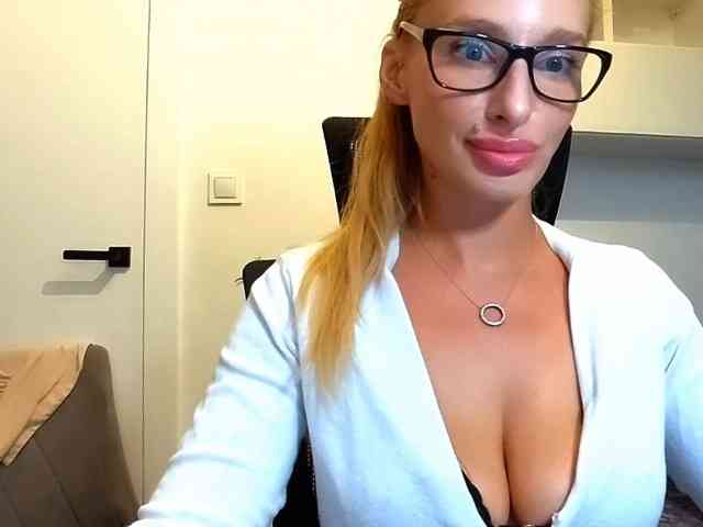 MarilynShow webcam
