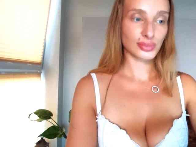 MarilynShow Live Webcam on BongaCams